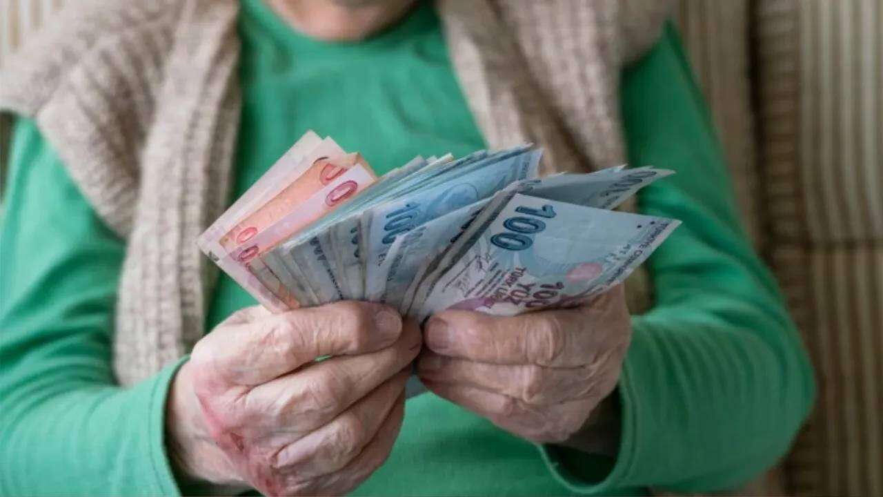 Türkiye'nin dev bankası resmen duyurdu: Emeklilere 1.500 TL market desteği, son tarih belli oldu! 3